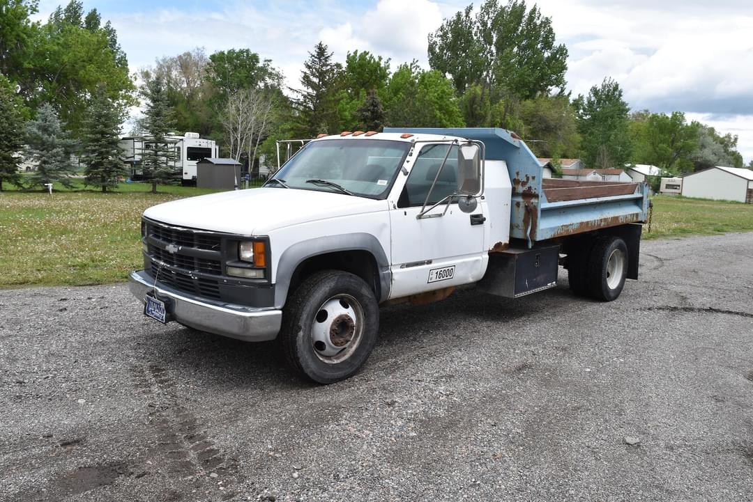 Image of Chevrolet 3500 Express Primary image