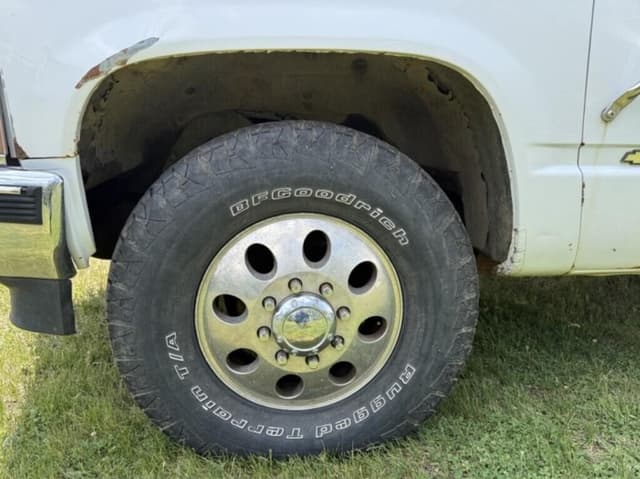 Image of Chevrolet 3500 equipment image 3