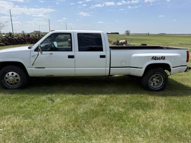 Image of Chevrolet 3500 equipment image 2