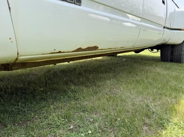 Image of Chevrolet 3500 equipment image 4