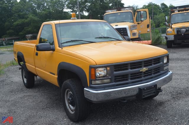 Image of Chevrolet 2500 equipment image 3