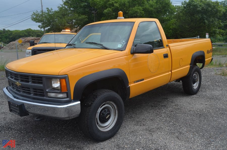 1997 Chevrolet 2500 Equipment Image0