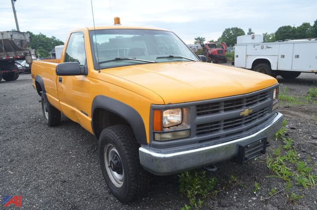 Image of Chevrolet 2500 equipment image 4
