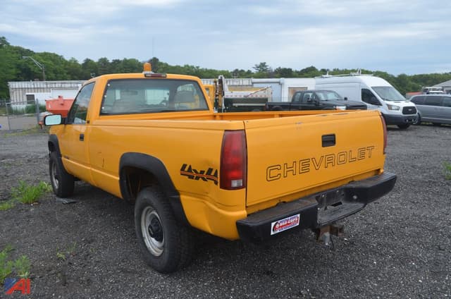 Image of Chevrolet 2500 equipment image 1