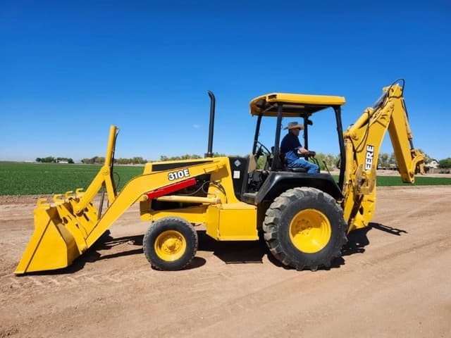 Image of John Deere 310E equipment image 1