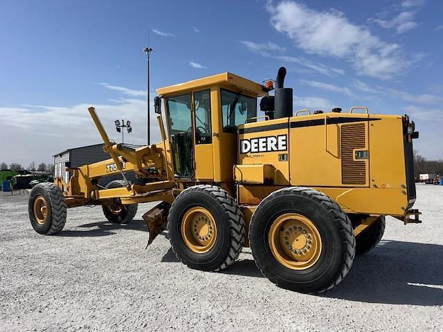 Image of John Deere 770CH equipment image 3
