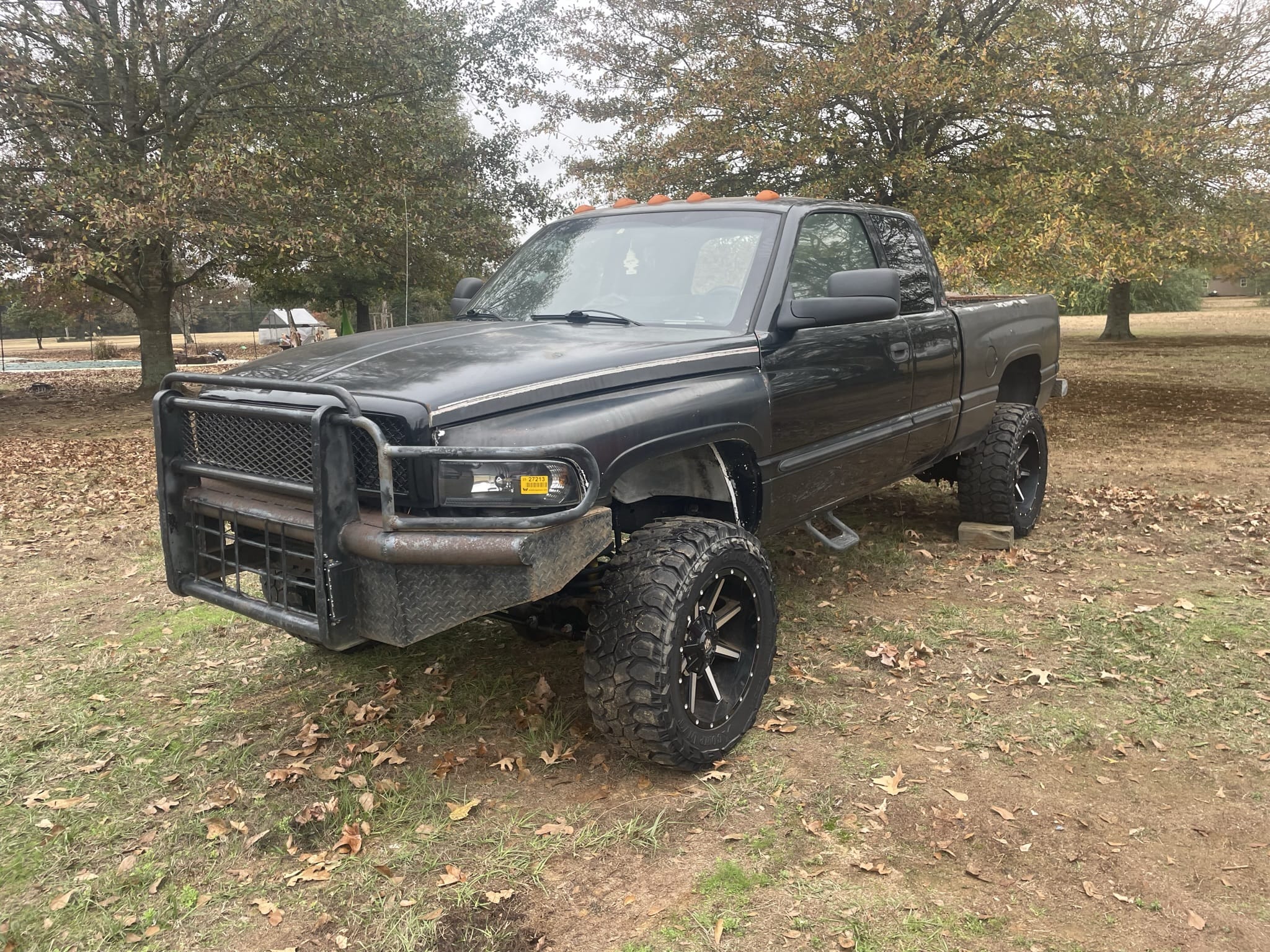 1997 Dodge Ram 2500 Equipment Image0