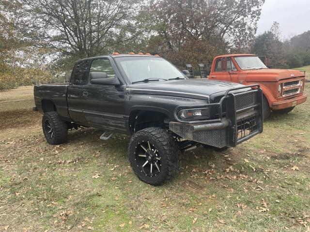 Image of Dodge Ram 2500 equipment image 1