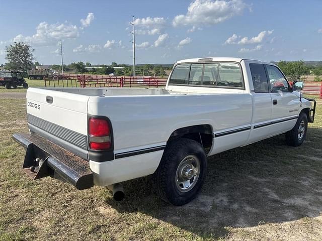 Image of Dodge Ram 2500 equipment image 4