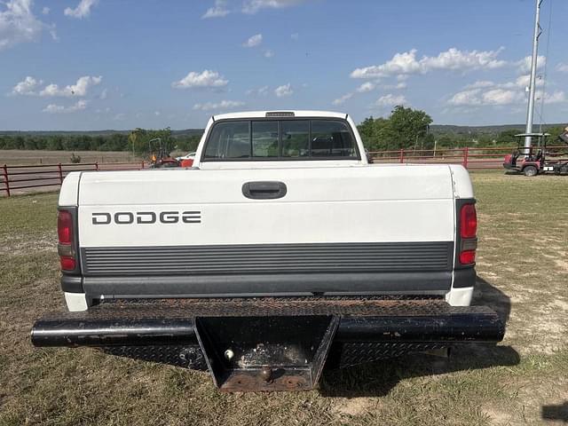 Image of Dodge Ram 2500 equipment image 3