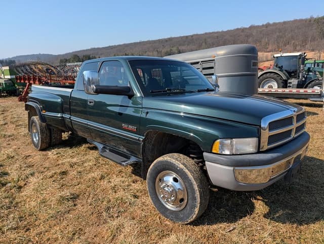 Image of Dodge Ram 2500 equipment image 1