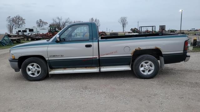 Image of Dodge Ram 1500 equipment image 1