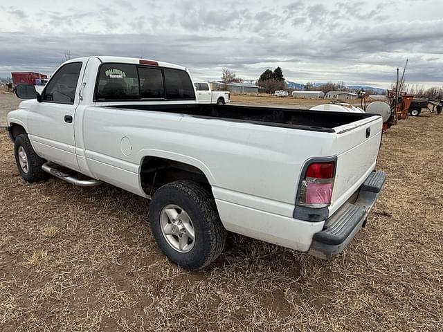 Image of Dodge Ram 1500 equipment image 2