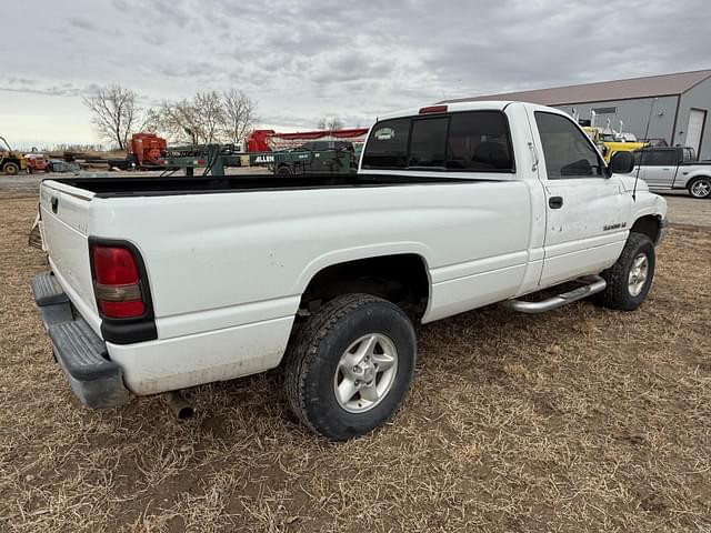 Image of Dodge Ram 1500 equipment image 4