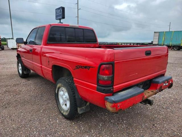 Image of Dodge Ram 1500 equipment image 3