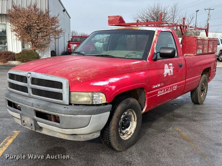 1997 Dodge Ram 1500 Equipment Image0