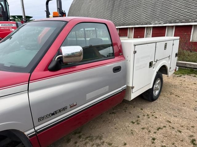 Image of Dodge Ram 1500 equipment image 2