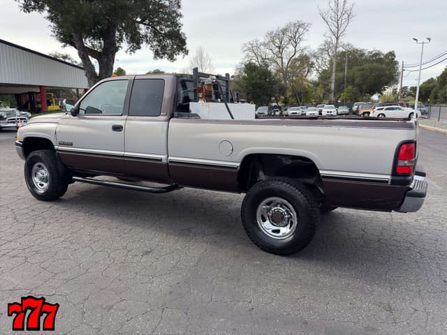 Image of Dodge Ram 2500 equipment image 3