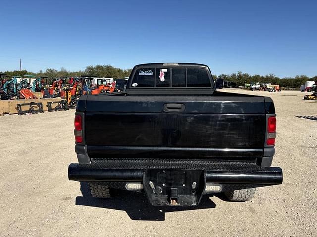 Image of Dodge Ram 2500 equipment image 3