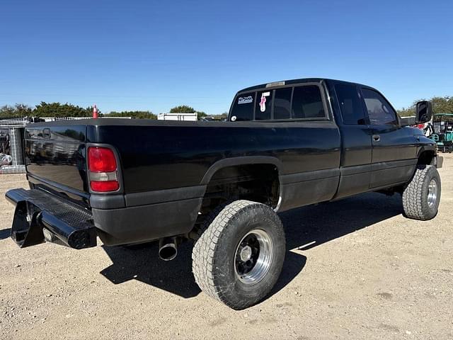 Image of Dodge Ram 2500 equipment image 4