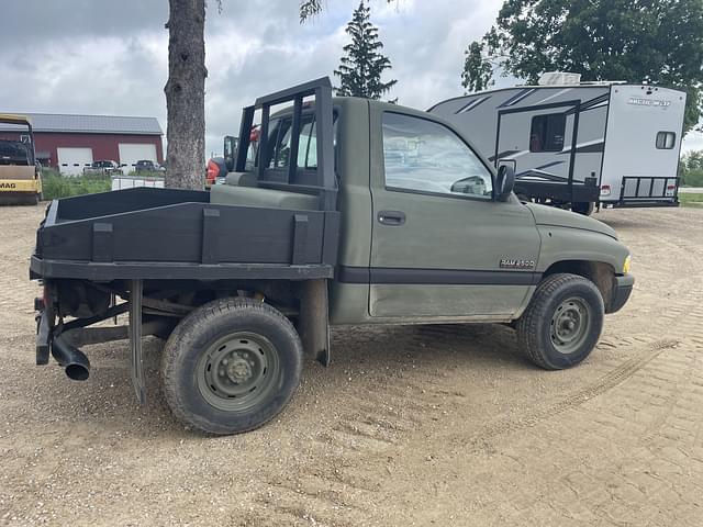 Image of Dodge Ram 2500 equipment image 4
