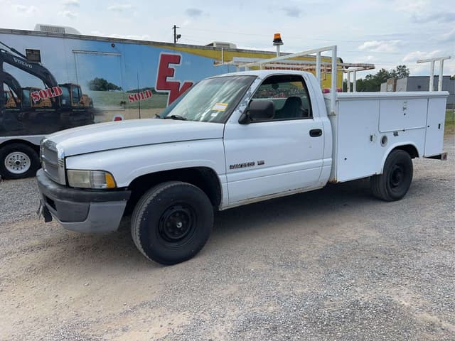Image of Dodge Ram 2500 equipment image 4