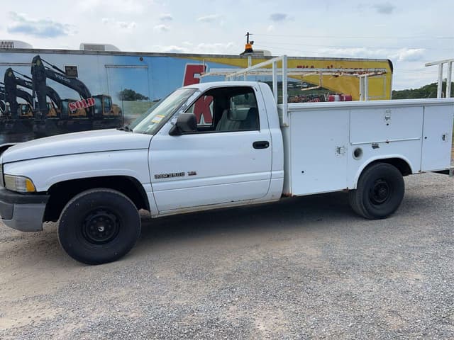Image of Dodge Ram 2500 equipment image 3
