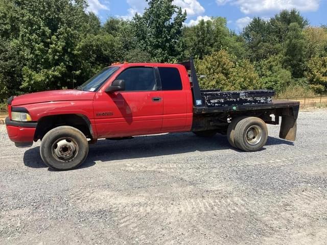 Image of Dodge Ram 3500 equipment image 2