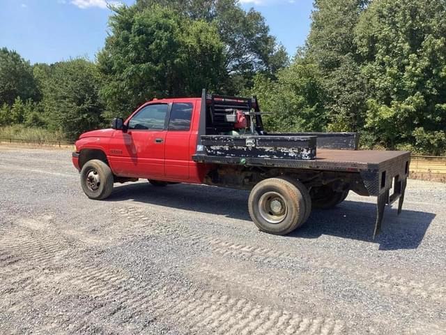 Image of Dodge Ram 3500 equipment image 3