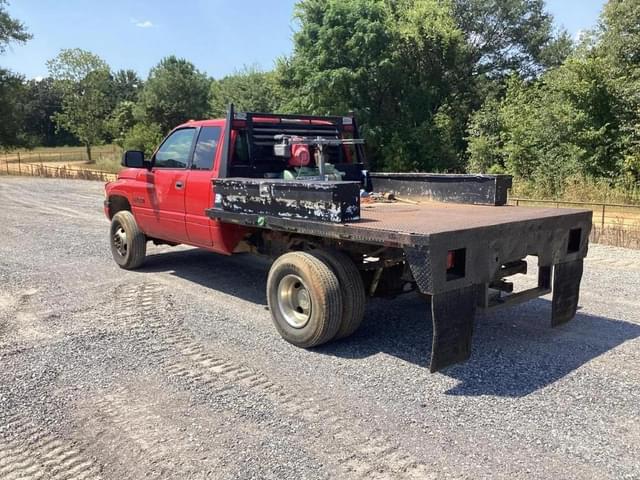 Image of Dodge Ram 3500 equipment image 4