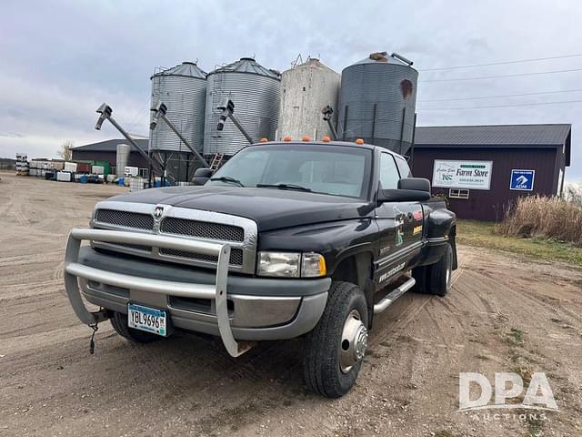 Image of Dodge Ram 3500 equipment image 2