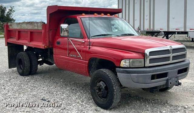 Image of Dodge Ram 3500 equipment image 2