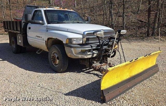 Image of Dodge Ram 3500 equipment image 2