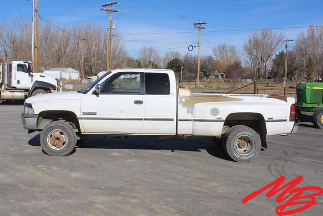 Image of Dodge Ram 3500 equipment image 2