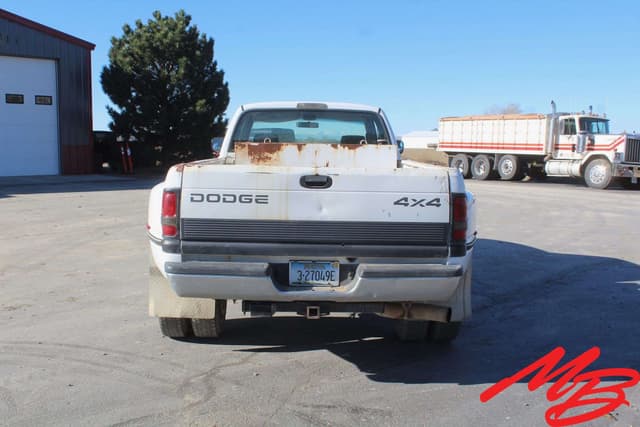 Image of Dodge Ram 3500 equipment image 4