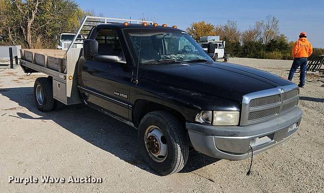 Image of Dodge Ram 3500 equipment image 2