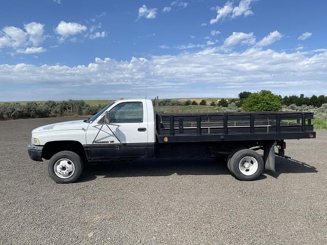 Image of Dodge Ram 3500 equipment image 2