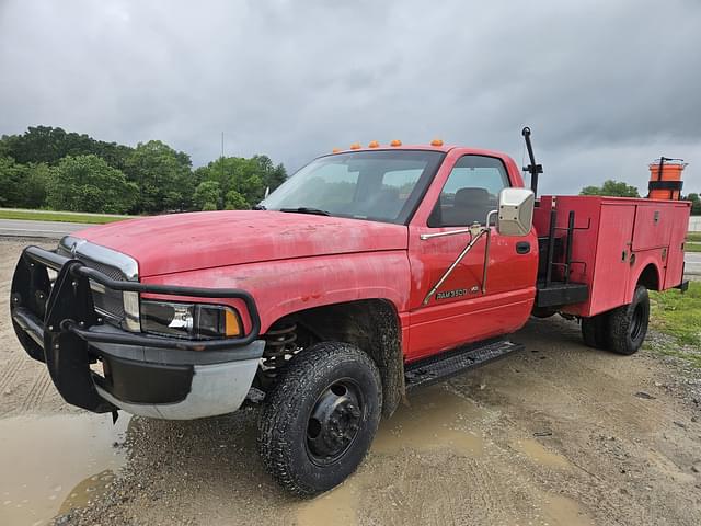 Image of Dodge Ram 3500 equipment image 1