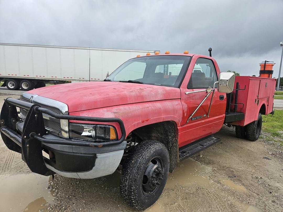 Image of Dodge Ram 3500 Primary image