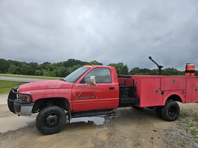 Image of Dodge Ram 3500 equipment image 4