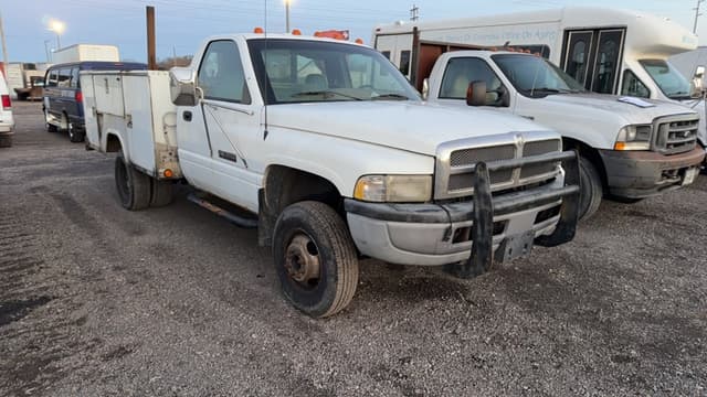 Image of Dodge Ram 3500 equipment image 2