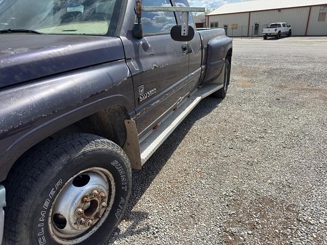 Image of Dodge Ram 3500 equipment image 2