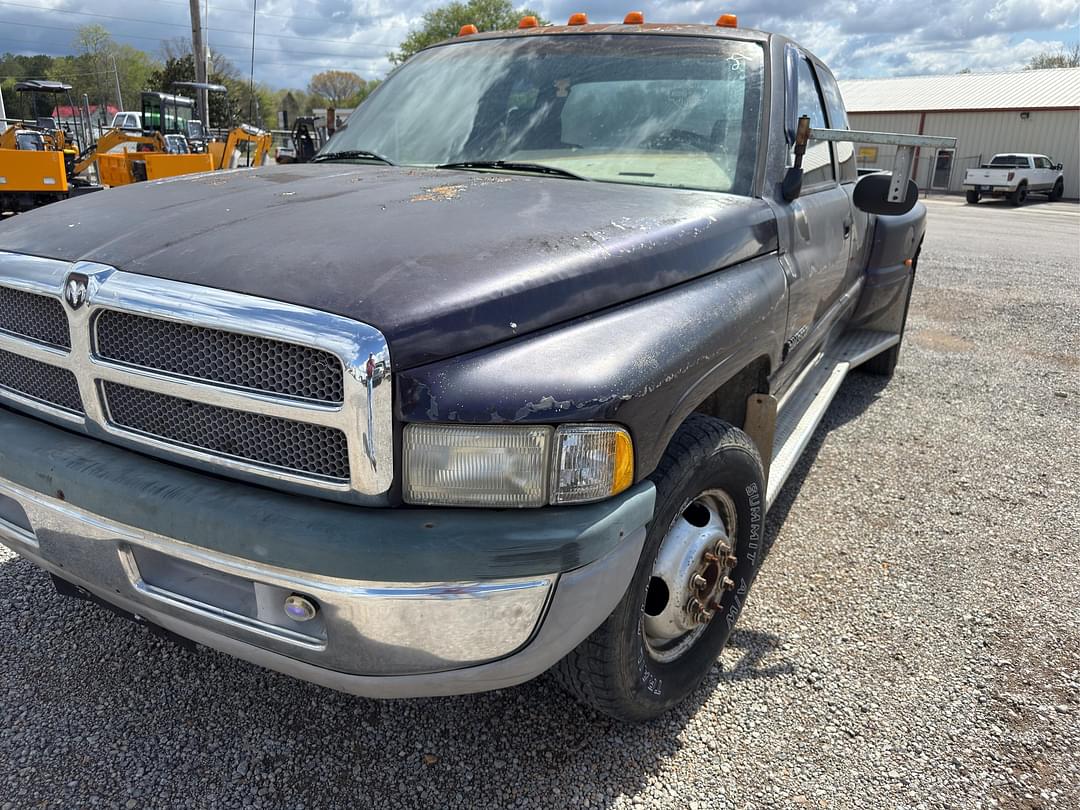 Image of Dodge Ram 3500 Primary image