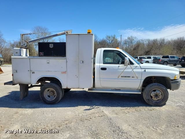 Image of Dodge Ram 3500 equipment image 3