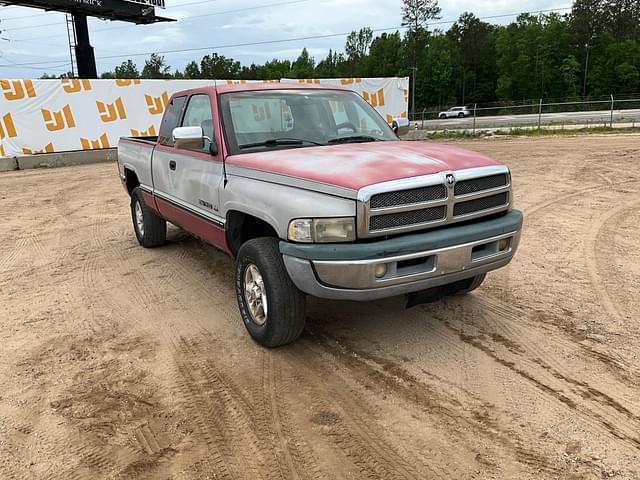 Image of Dodge Ram 1500 equipment image 2