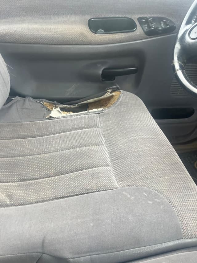 Image of Dodge Ram 2500 equipment image 4