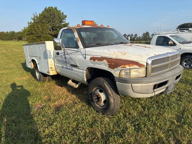 Image of Dodge Ram 3500 equipment image 2