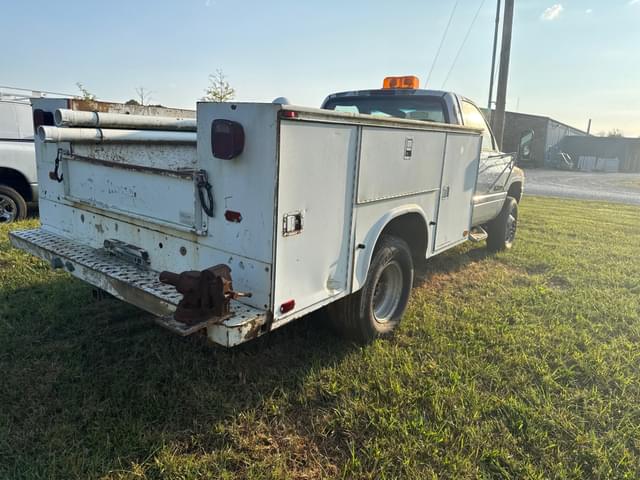Image of Dodge Ram 3500 equipment image 3