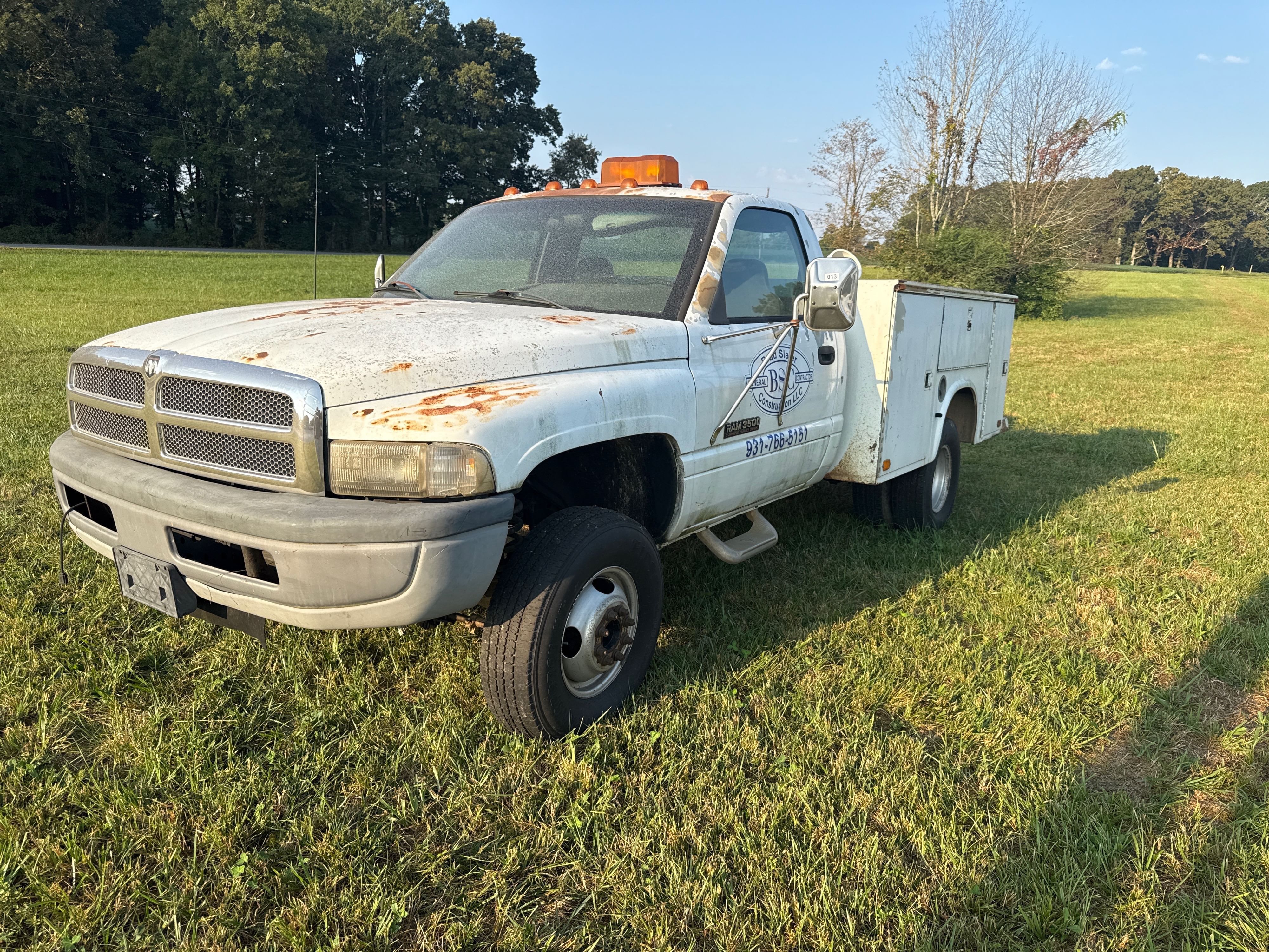 1997 Dodge Ram 3500 Equipment Image0