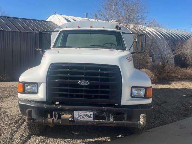 Image of Ford F-800 equipment image 2